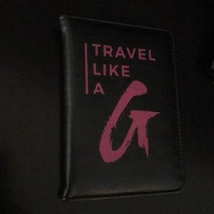 Glamaholic lifestyle passport holder
